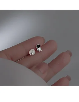 2023New Prostor Astronavt Mini Uhani Asimetrične Ljubek Planet Star Luna Stud Uhani za Ženske Ženski Ear Piercing Nakit Slike